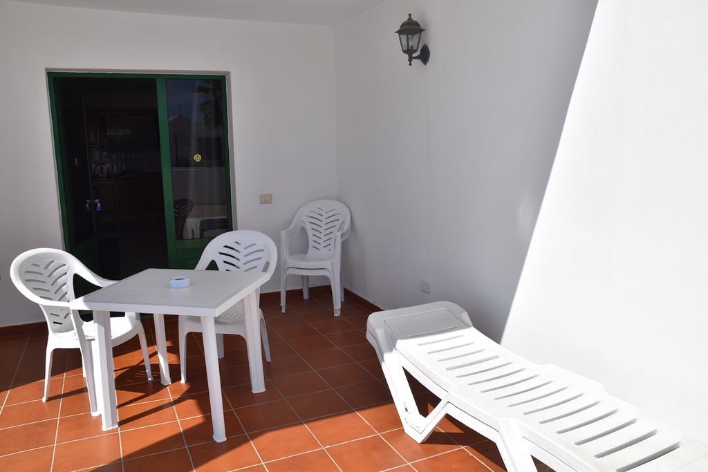 Alhambra Apartamentos Tias Exterior photo