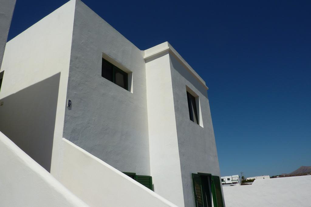 Alhambra Apartamentos Tias Exterior photo
