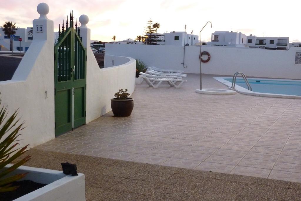 Alhambra Apartamentos Tias Exterior photo